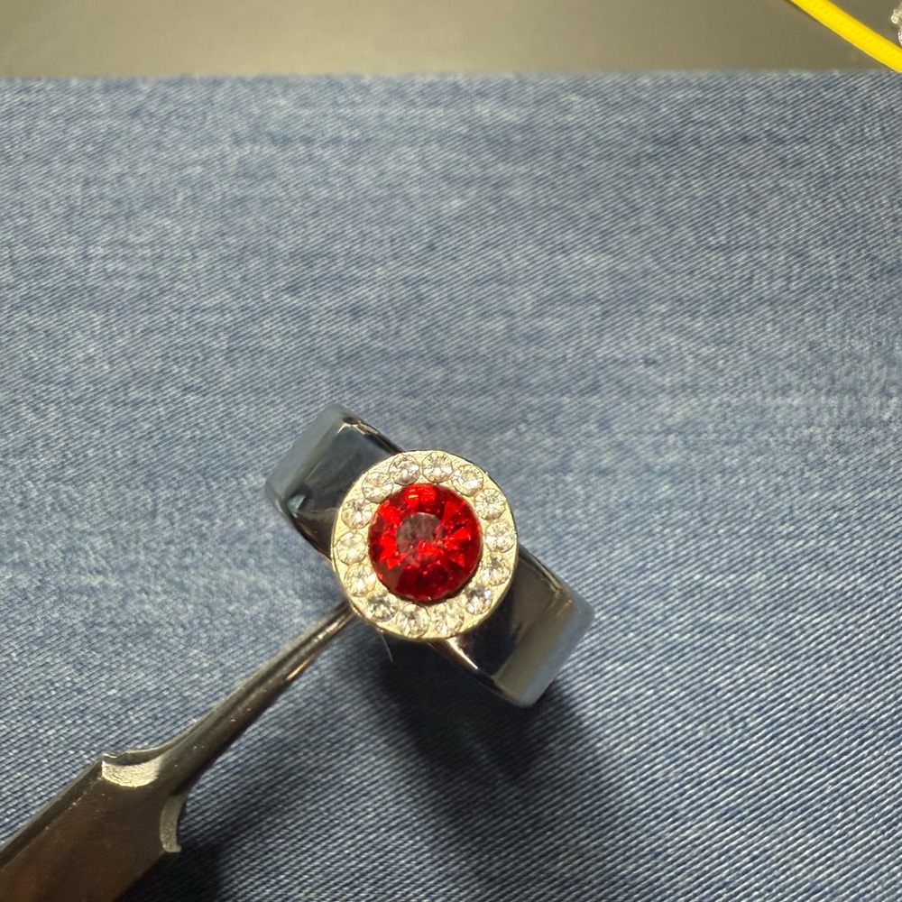 Customize your oura ring by adding a " spinning gem" /rhinestone/nail art